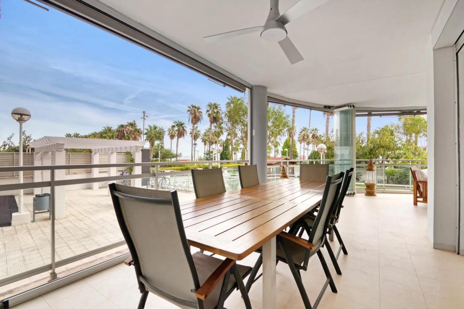 אורופסה דל מר Apartamento Con Espectacular Terraza Frente Al Mar מראה חיצוני תמונה